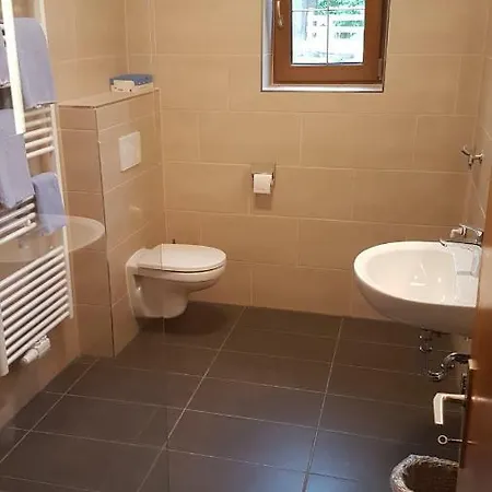 Lischenhof アパート エールヴァルト