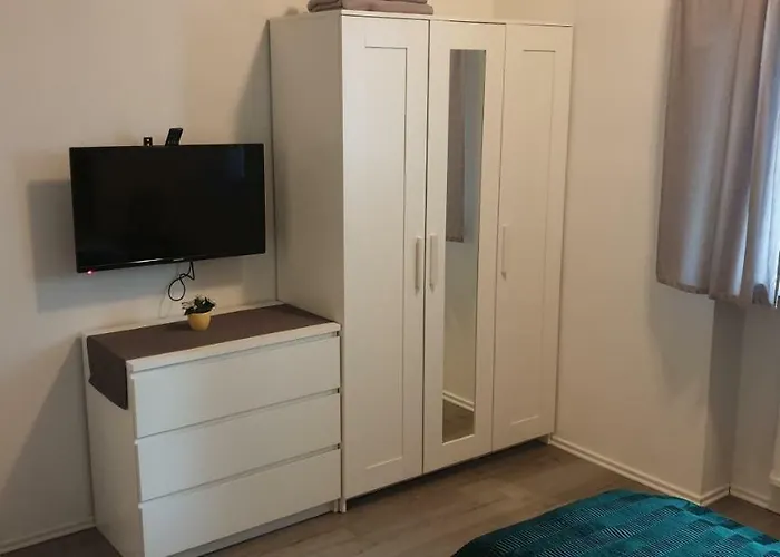 Lischenhof * הרוואלד